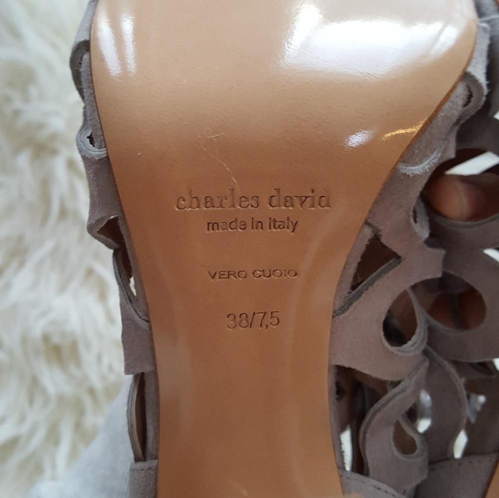 *SALE! Charles David suede heels - Picture 3 of 5